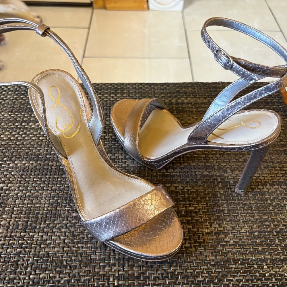 Metallic Ankle-Strap Women's Sandals - Silver